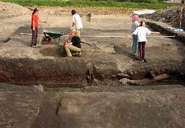 Деревянные фундаменты девятого века на раскопках в Ногаре