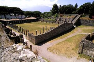 Школа гладиаторов и казарма в Помпеях