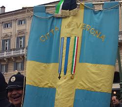 Символ Комуны Вероны на празднике полиции в 2013 году