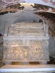 Саркофаг Св. Симона и Иуды в крипте