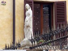 20131227-Statua-con-decapitato-Arche-scaligere-Verona-