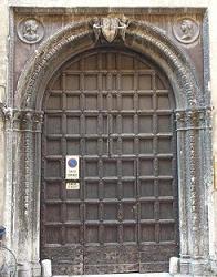 Портал Дворца Конфалоньери в Вероне создан 