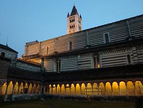 Базилика Св.Зенона с частью монастырского двора XII века