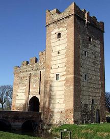 Крепость в Изола делла Скала дарованная Папой Римским Альберто в 1277 году
