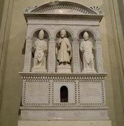 В церкви Св.Прокла хранятся реликвии первых епископов Вероны 3 века