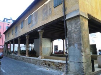Лоджия Сгарцария - центр торговли шерстью при Альберто делла Скала