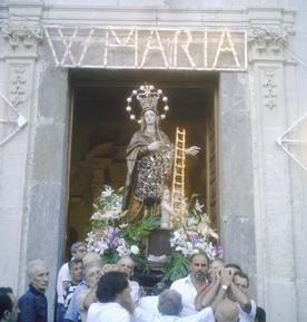 Праздник в августе посвящен Мадонне лестницы, Молино, Мессиния