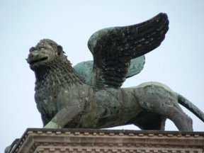 Древний китайский грифон превратился в льва Святого Марка?