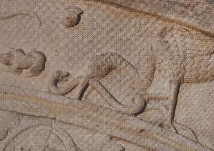 Аист победил зло - змею, на очереди жаба и улитка, 1225 год, крипта Святого Зенона, Верона