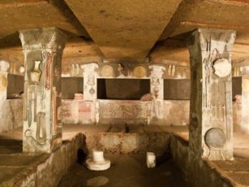 Гробница Рельефов - настоящий подземный дом для загробной жизни этрусков