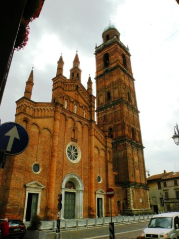 Церковь Св.Фермо и Рустико, где была приходская школа Караваджо
