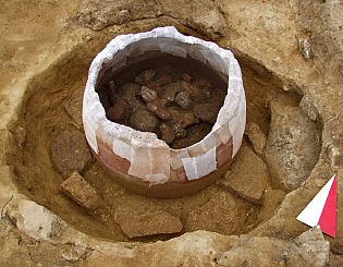 Могила, которой 3 тысячи лет - в огромной вазе долио