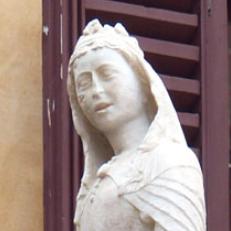 Юдифь - скульптура 14 века на ограде Арок Скалиджеров в Вероне