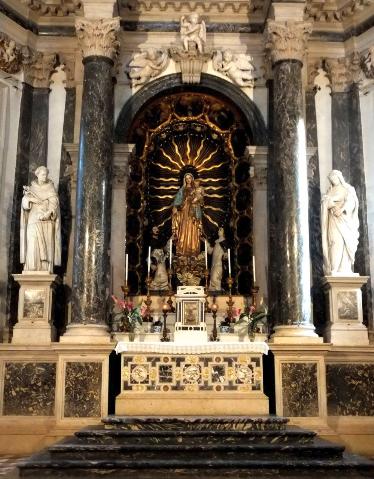 Алтарь Мадонны в Виченце, церковь Санта Корона - 