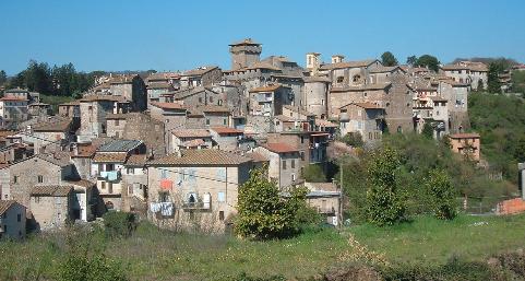 Карбоньяно - деревня с 2006 жителями около Витербо.